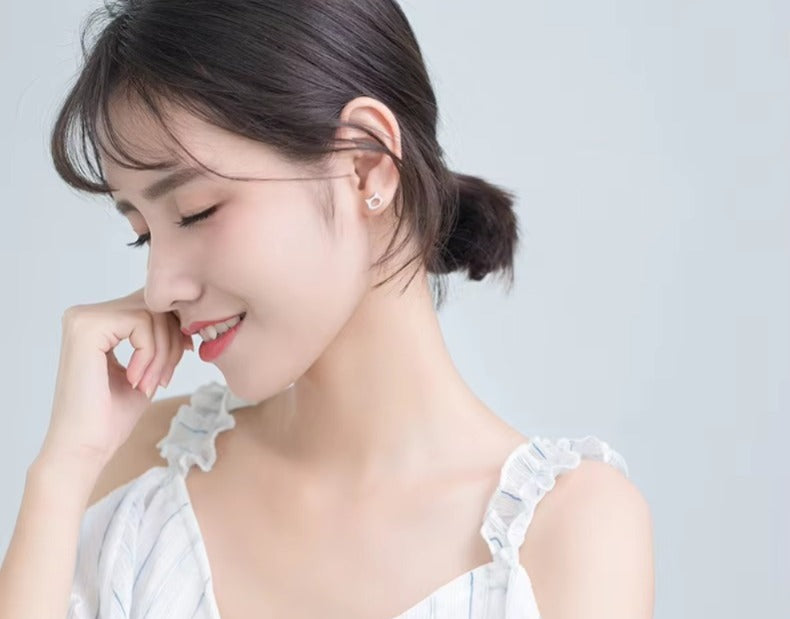 pendientes de plata de ley 925 con diseño de gato y hueso para mujer, aretes pequeños