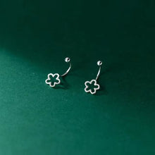 Load image into Gallery viewer, pendientes de plata de ley 925 con forma de flor mate para mujer