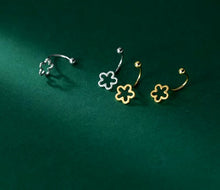 Load image into Gallery viewer, pendientes de plata de ley 925 con forma de flor mate para mujer