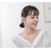 Load image into Gallery viewer, Pendientes colgantes de cristal azul para mujer