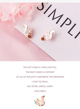 Load image into Gallery viewer, pendientes de plata de ley 100% con forma de ardilla para mujer