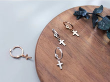 Load image into Gallery viewer, pendientes de aro de Plata de Ley 925 con forma de cruz para mujer, aretes, plata esterlina