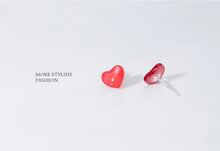 Load image into Gallery viewer, pendientes de plata de ley 925 para mujer y niña, aretes pequeños con forma de corazón de amor