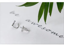 Load image into Gallery viewer, pendientes de plata de ley 100% auténtica para mujer, aretes con Clip cruzado de circonia cúbica