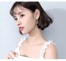 Load image into Gallery viewer, pendientes de plata de ley 925 con forma de luna para mujer, aretes brillantes