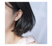 Load image into Gallery viewer, pendientes de plata de ley 925 con estrellas esmeriladas para mujer, aretes de tuerca bonitos