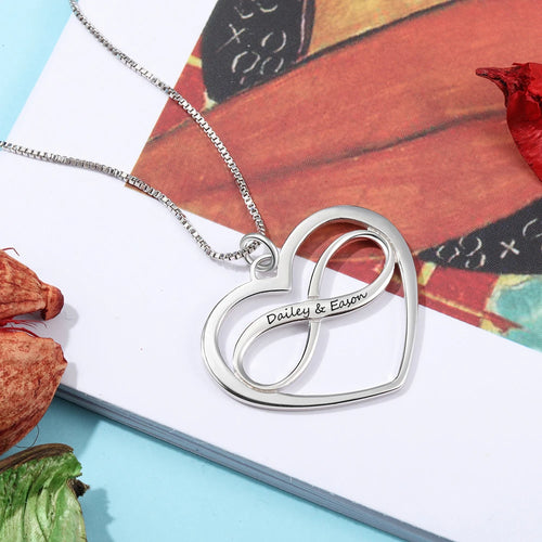 Colgante de cuello con corazón infinito personalizado