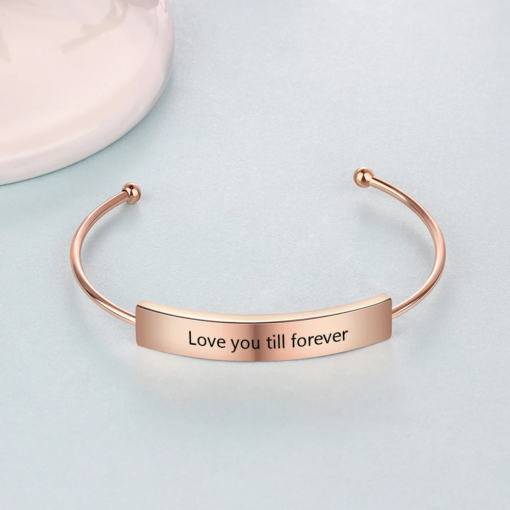 Pulseras y brazaletes personalizados con nombre para mujer