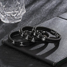 Load image into Gallery viewer, Pulsera de cuero trenzado y acero inoxidable para hombre