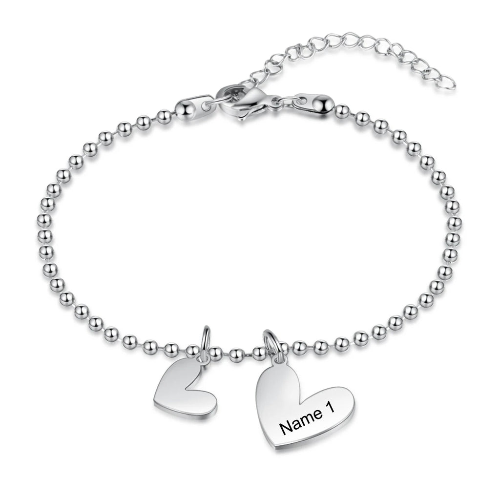 pulsera personalizada con grabado de nombre y corazón